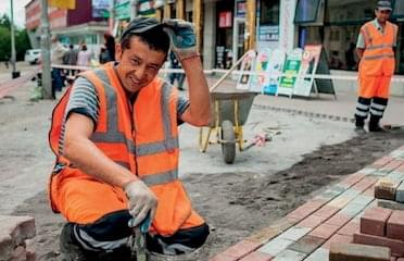 АСИ предлагает уравнять мигрантов и граждан в правах на государственные пособия